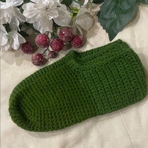 NWOT: Hand Knit Slippers - Green 🧦 Unisex • New